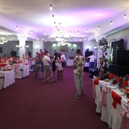 Hotel Dubrava โปลตาวา ภายนอก รูปภาพ