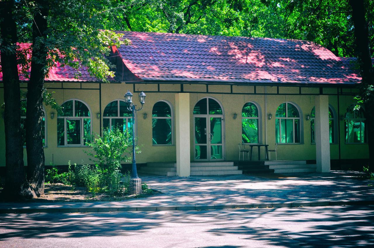 Hotel Dubrava โปลตาวา ภายนอก รูปภาพ